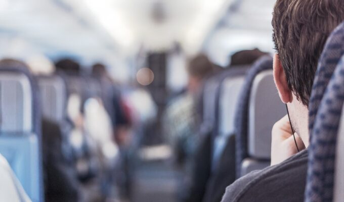 В Калининграде дебоширку сняли с рейса Москва — Калининград