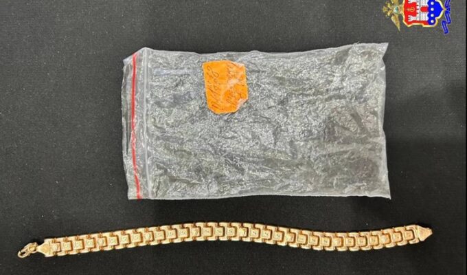 В Гусеве гостья украла золотой браслет подруги за 165 тысяч рублей