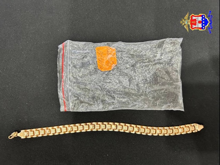 В Гусеве гостья украла золотой браслет подруги за 165 тысяч рублей