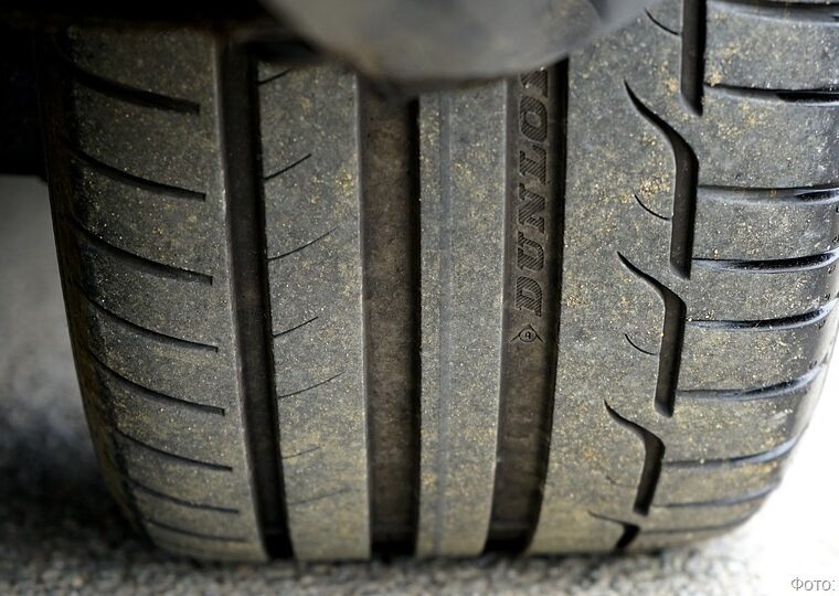 Пятеро калининградцев попытались "угнать" Mercedes... толкая его руками