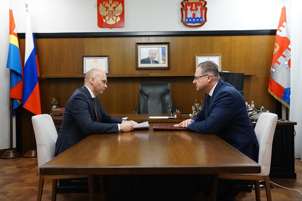 Максим Коломиец возглавил министерство по муниципальному развитию и внутренней политике Калининградской области