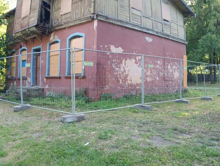 Суд обязал снести аварийное здание на территории детского санатория в Калининградской области
