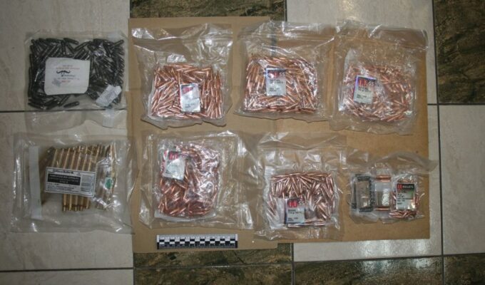 Немец пытался провезти через границу сотни пуль для «друга»