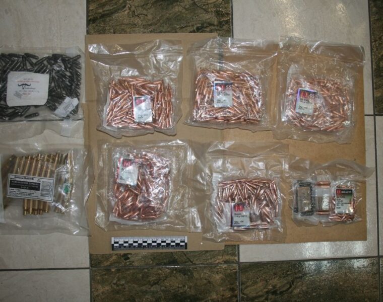 Немец пытался провезти через границу сотни пуль для «друга»