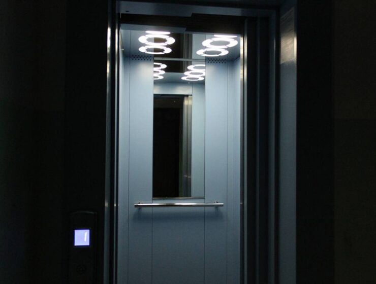 В Калининградской области обновляют лифтовое хозяйство