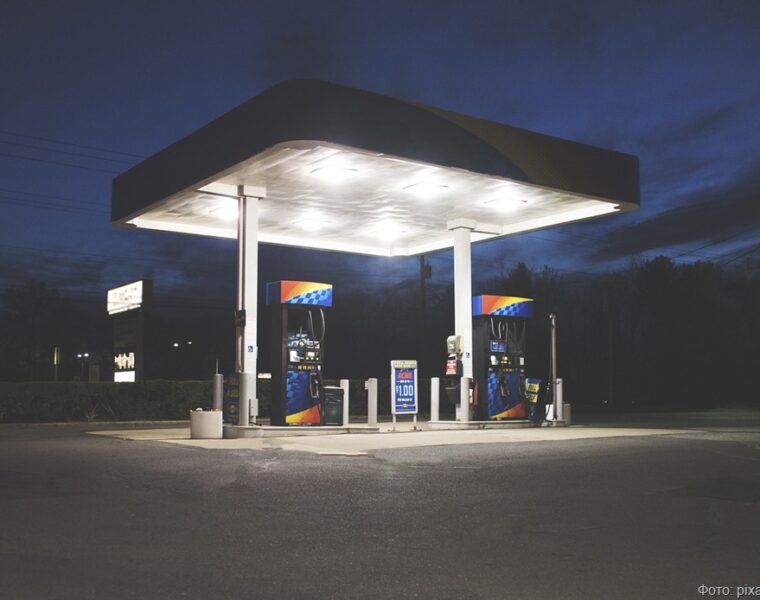Топливные качели: цены на бензин в Калининграде бьют рекорды