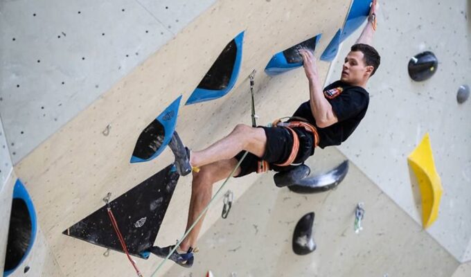 Калининградские скалолазы завоевали золото и бронзу Кубка России