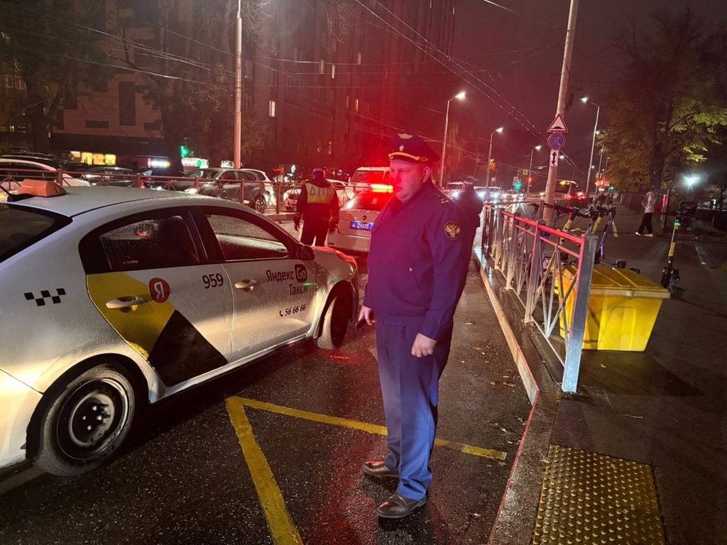 В Калининграде такси сбило ребенка на пешеходном переходе