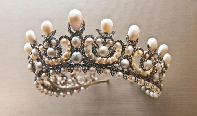 В Лувре похитили императорские драгоценности на миллионы евро