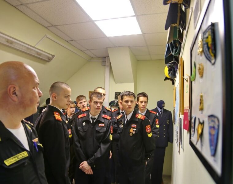 Калининградские кадеты познакомились с историей таможенной службы