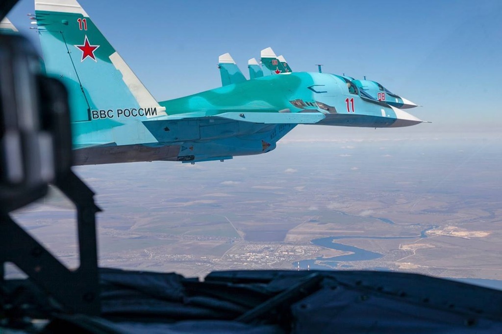 Российские истребители Су-30 провели плановые учения в небе над Калининградской областью