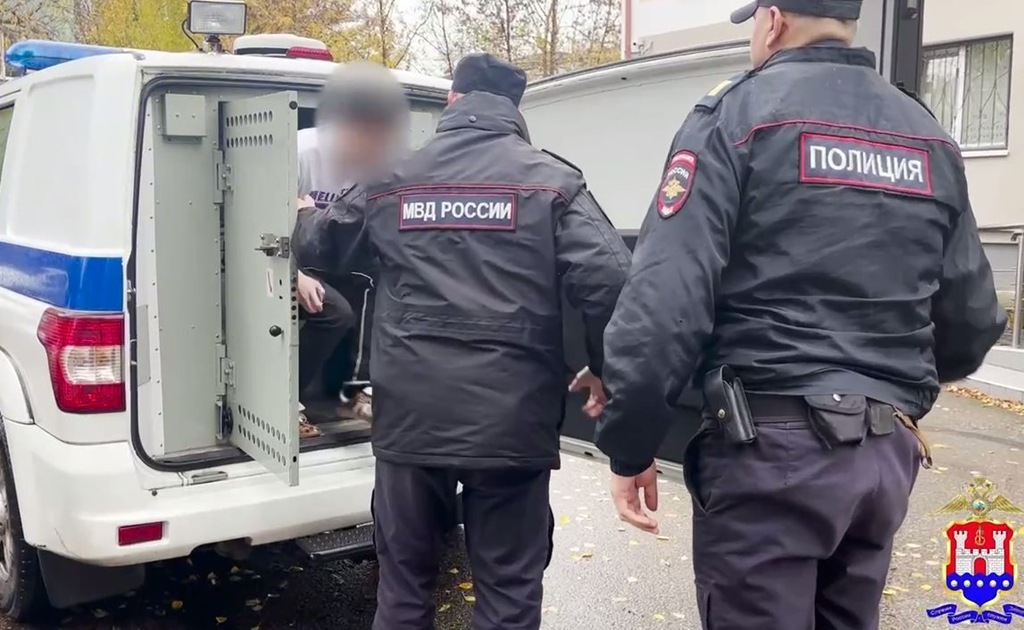 Калининградца оштрафовали за выход на поле во время футбольного матча Калининградца оштрафовали за выход на поле во время футбольного матча