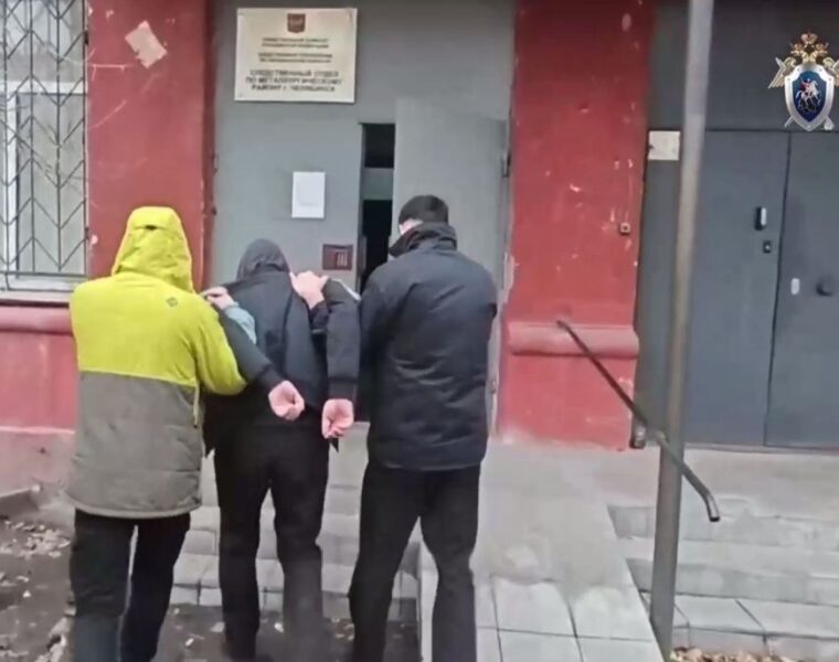 В Челябинске мужчина напал с мачете на бывшую жену при ребенке