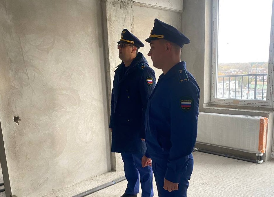 Прокуратура проверила ход строительства дома в Балтийске