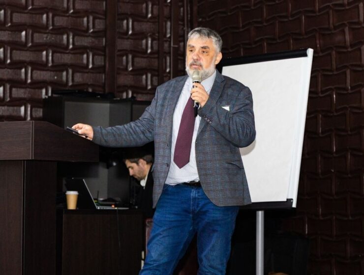 Куршская коса под угрозой: учёные и экологи обсудили риски застройки Рыбачьего