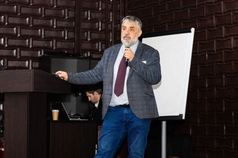 Куршская коса под угрозой: учёные и экологи обсудили риски застройки Рыбачьего