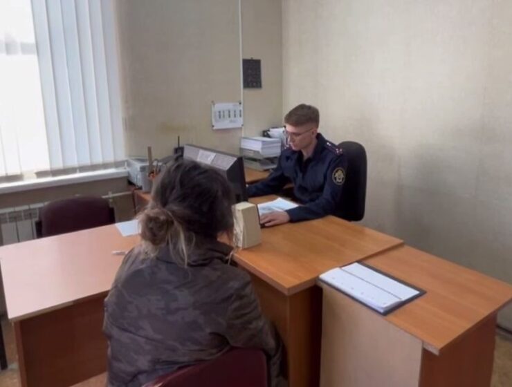 Мать неделю жила с телом дочери в диване: шокирующие подробности Мать неделю жила с телом дочери в диване: шокирующие подробности