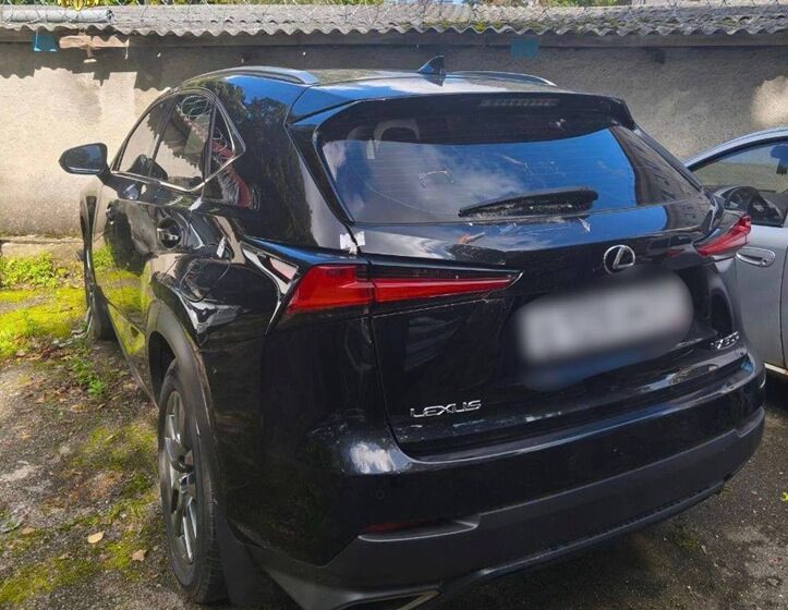 В Калининграде мошенник попытался украсть «Лексус» у наследников