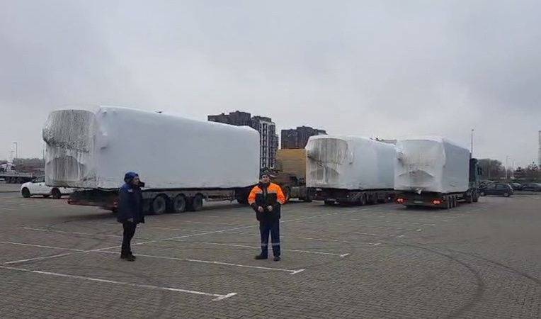 В Калининград прибыли новые троллейбусы