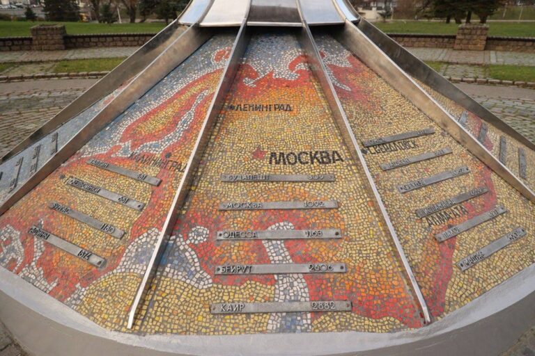 В Калининграде возродили легендарные часы &laquo;Древо времени&raquo;