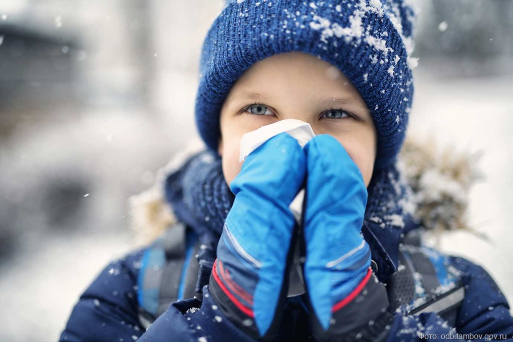 Пять ловушек сезонных простуд: как не испортить себе здоровье неправильным лечением