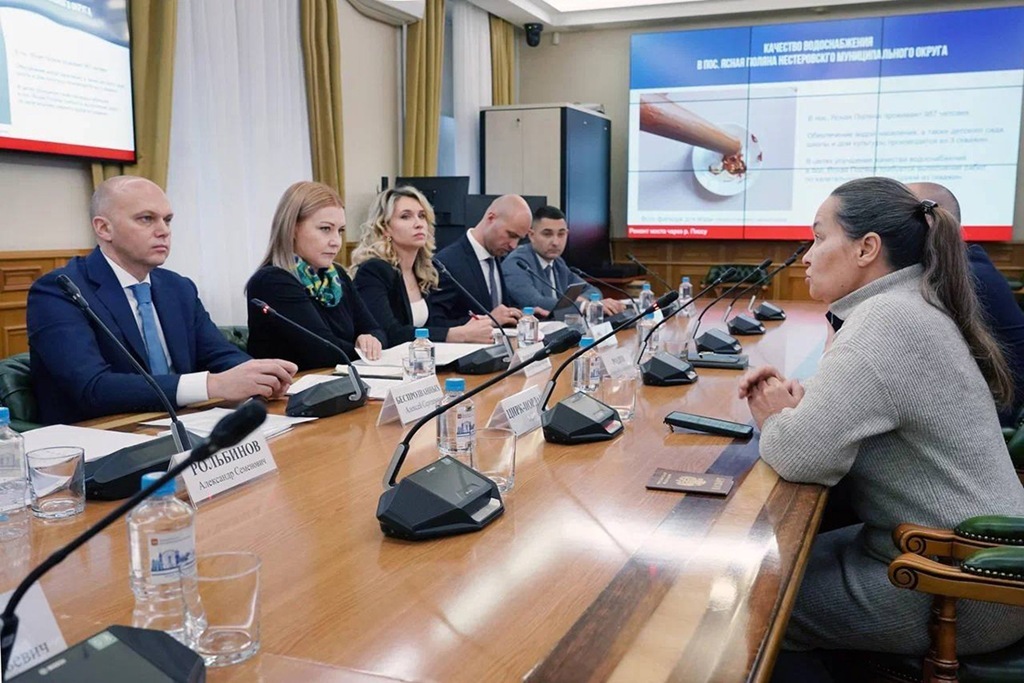 В посёлках Калининградской области появятся новые спортплощадки и автобусы