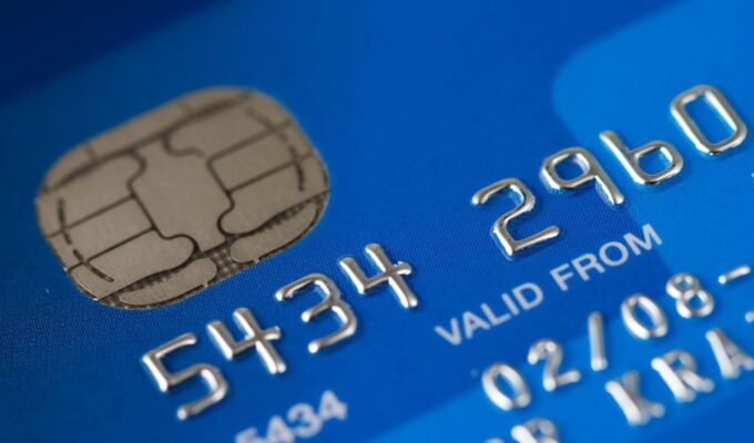 Калининградка сдала в аренду карты мошенникам за 14 тысяч