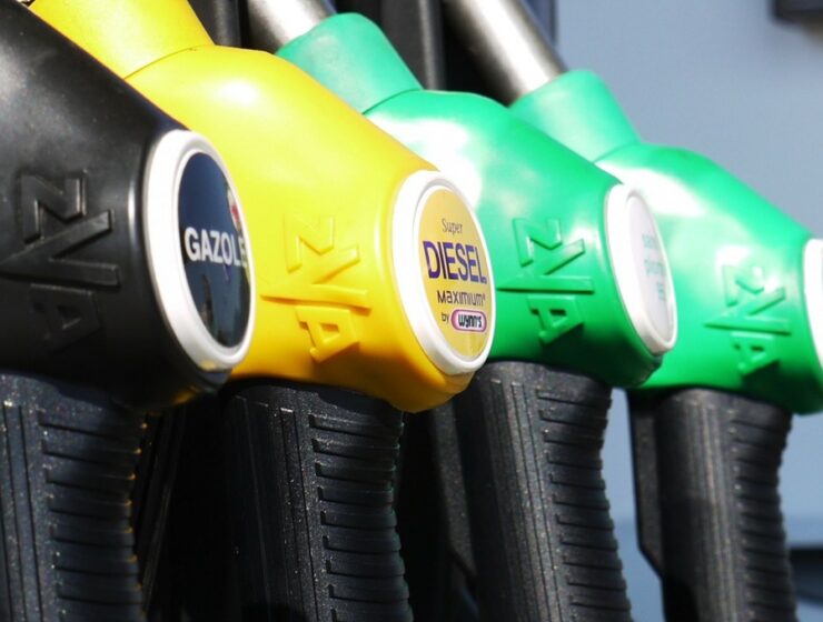 В Калининграде резко подорожал бензин