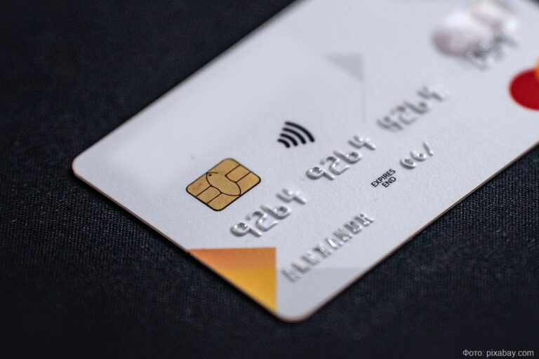 В Гурьевске задержали 18-летнюю участницу схемы по &laquo;обналичиванию&raquo; мошеннических переводов