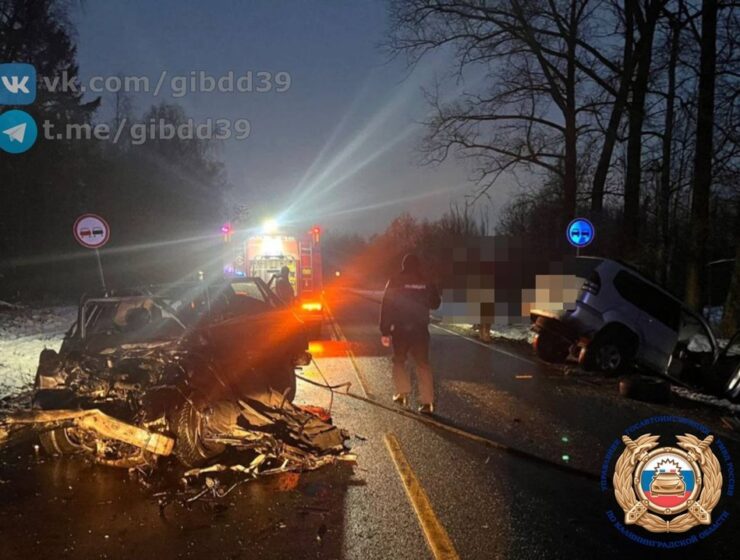 Лобовое столкновение BMW и Toyota закончилось гибелью водителя