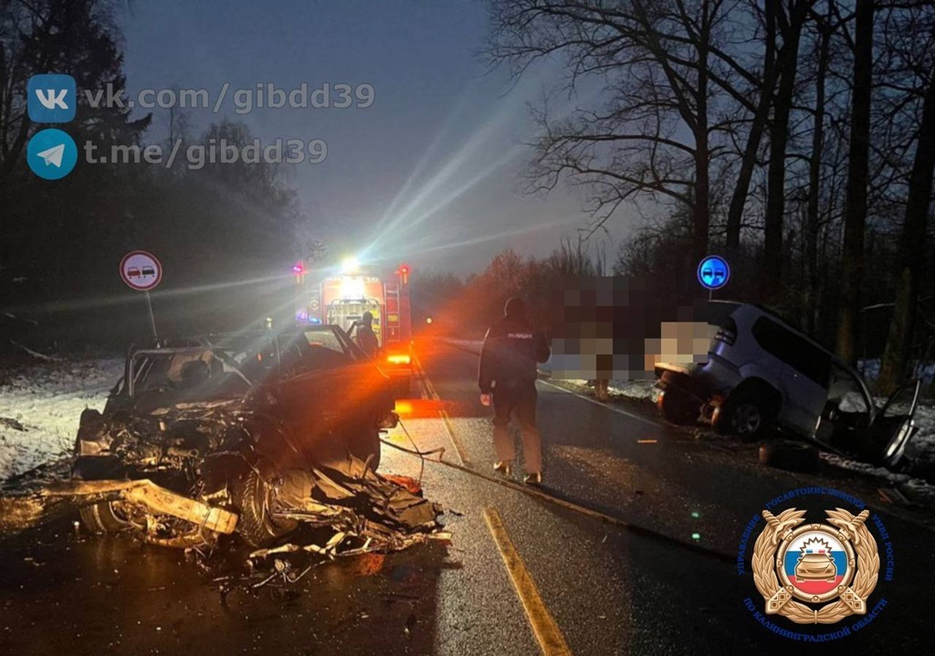 Лобовое столкновение BMW и Toyota закончилось гибелью водителя