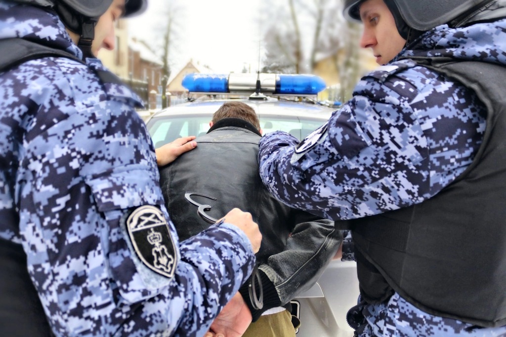 В Калининграде задержан мужчина, искавший «закладку» с наркотиками