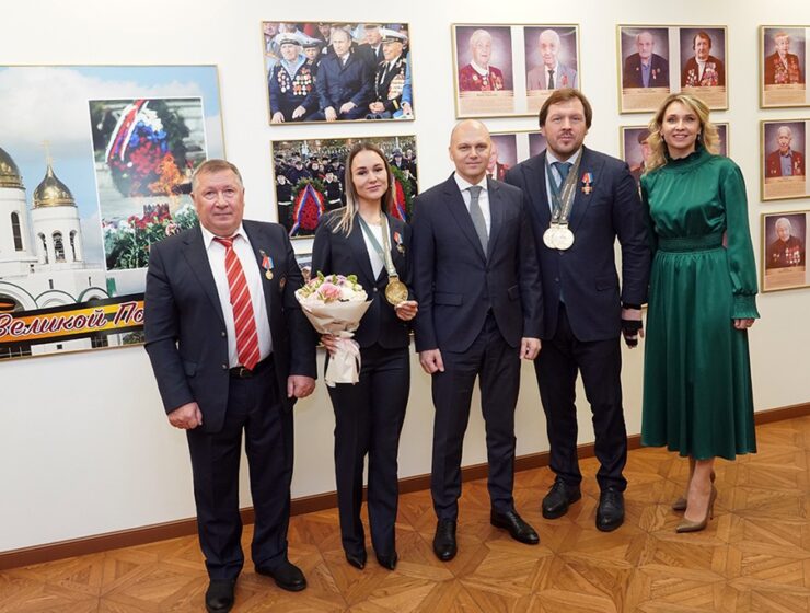 Калининградских спортсменов-сурдлимпийцев наградили в правительстве области