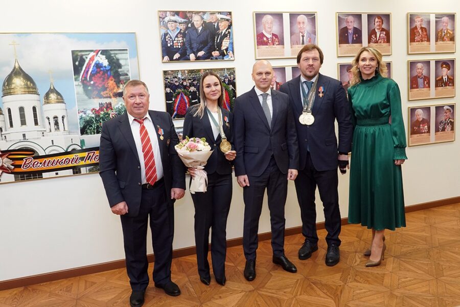 Калининградских спортсменов-сурдлимпийцев наградили в правительстве области