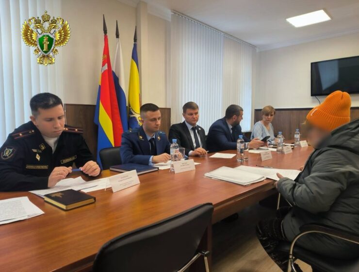 В Правдинском районе прокурор провёл приём для семей участников СВО