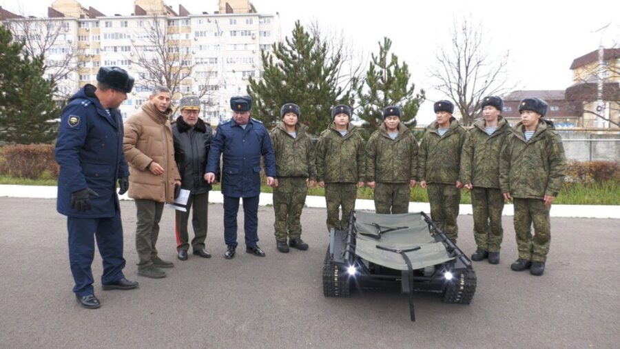 В Ставрополе в часть ВДВ передали радиоуправляемую платформу для эвакуации раненых