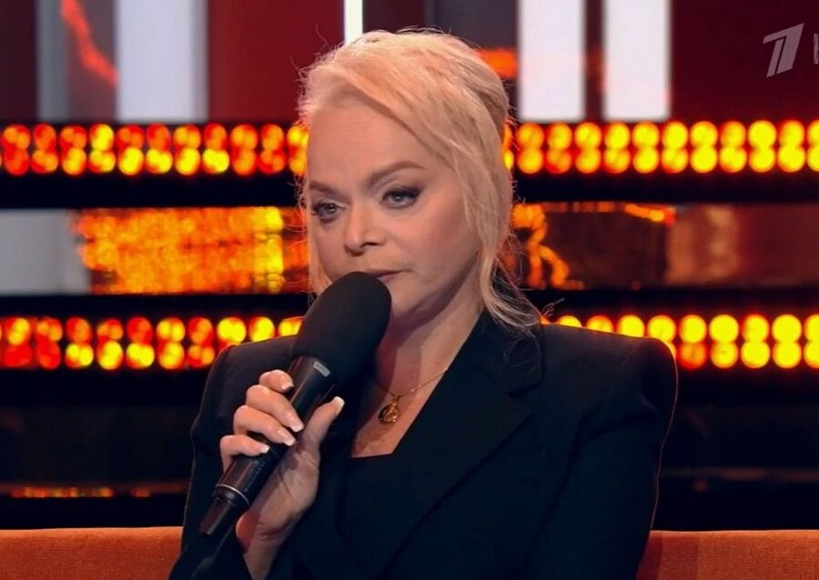 Лариса Долина пообещала вернуть 112 млн покупательнице квартиры