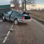 На трассе в Калининградской области водитель «Фольксвагена» столкнулся с трактором