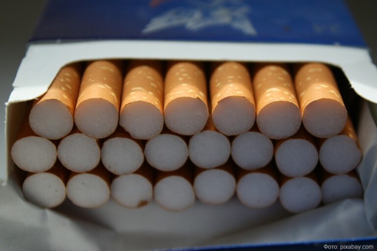 Курящие соседи в Калининграде должны выплатить 20 тысяч рублей за табачный дым в чужой квартире