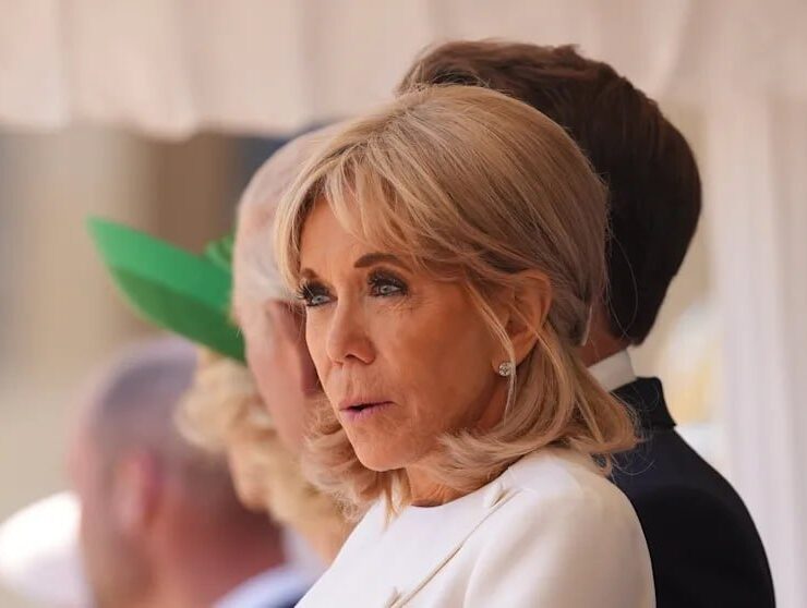 Скандал во Франции: Брижит Макрон назвала феминисток «тупыми сучками» Скандал во Франции: Брижит Макрон назвала феминисток «тупыми сучками»