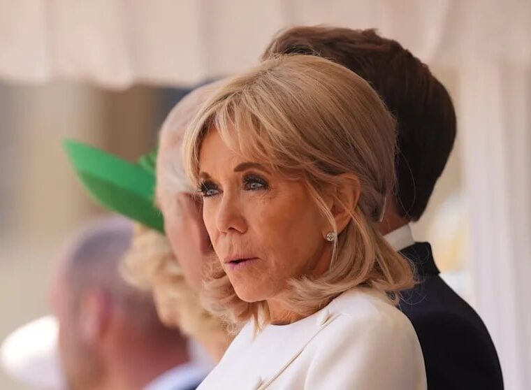 Скандал во Франции: Брижит Макрон назвала феминисток «тупыми сучками»