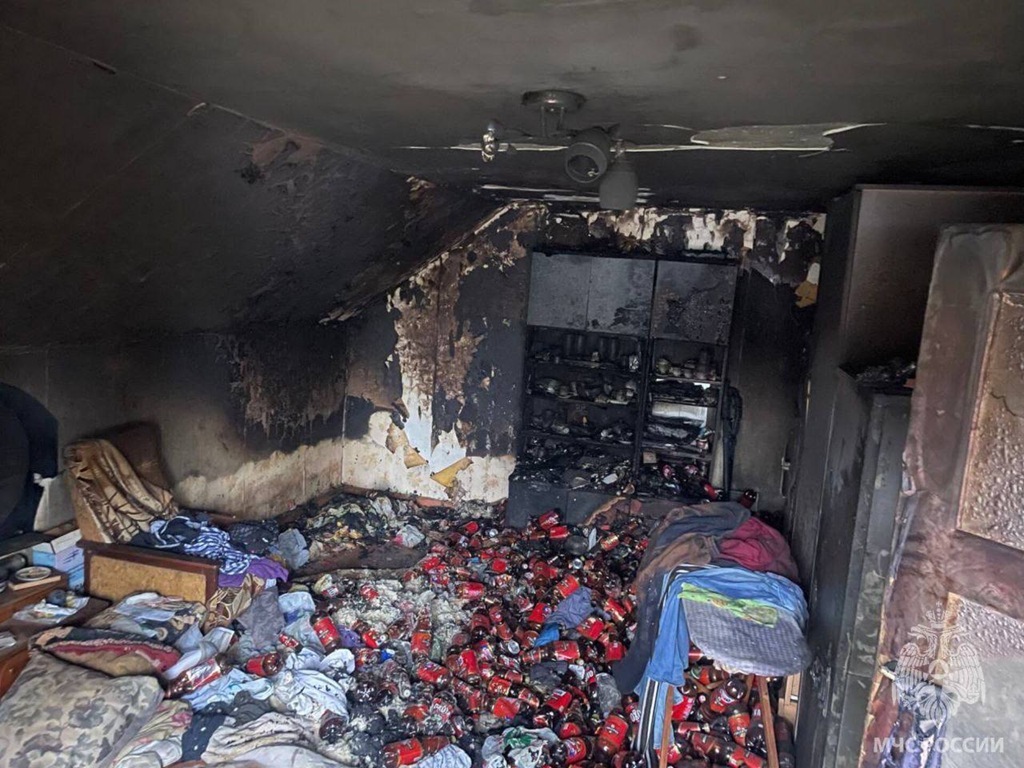 Пожар в квартире на Краснопрудной: жителя Калининграда спасли с отравлением угарным газом