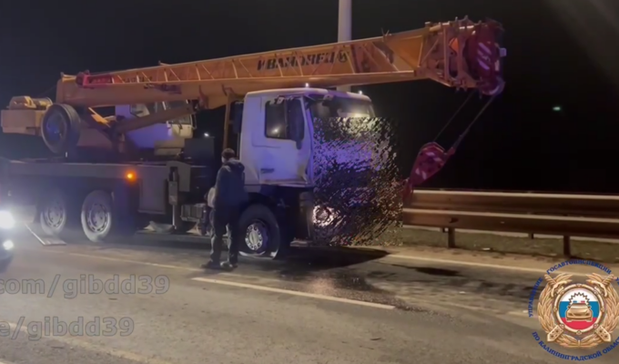 На Северном обходе Калининграда грузовик устроил массовое ДТП с семью автомобилями