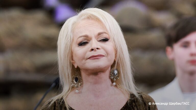 Суд по делу Долиной: певица согласна выехать из квартиры