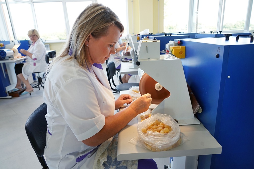 Янтарный комбинат удвоил объём сырья для местных мастеров