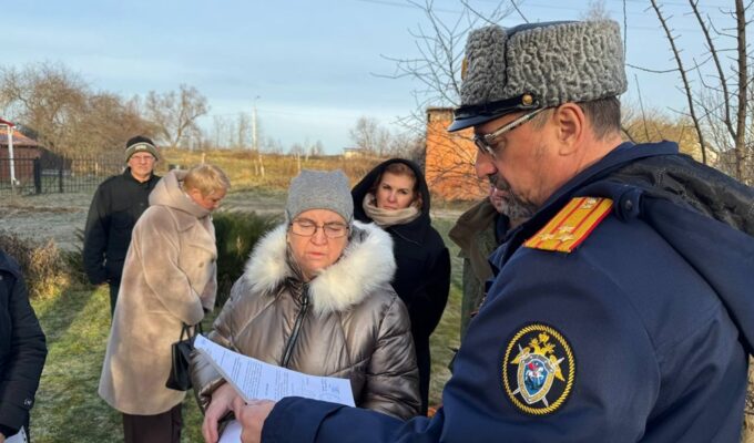 Руководитель СУ СКР по Калининградской области провёл выездной приём в аварийном доме