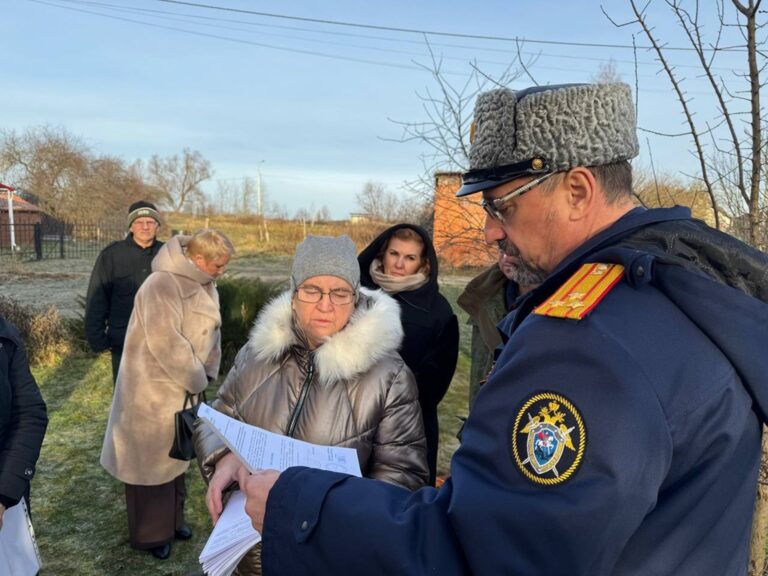 Руководитель СУ СКР по Калининградской области провёл выездной приём в аварийном доме