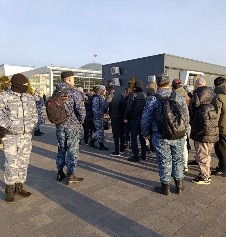 Нелегальные мигранты из Калининграда встретят Новый год на родине Нелегальные мигранты из Калининграда встретят Новый год на родине