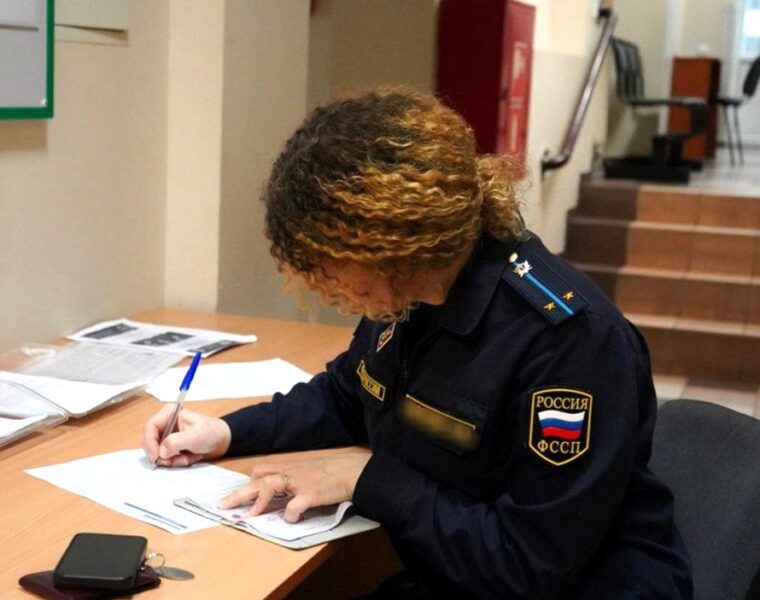 Калининградец погасил долг в 412 тысяч рублей после ареста счёта и запрета на машину