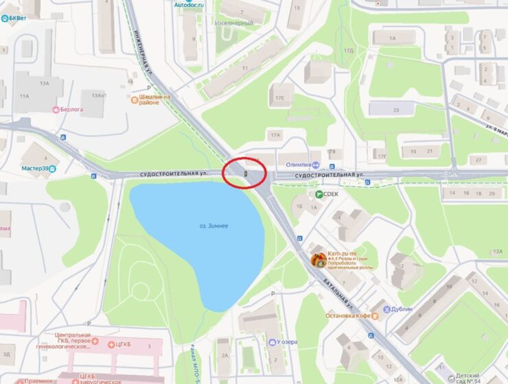 Просадка грунта в Калининграде заблокировала движение троллейбусов